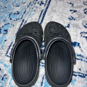 Black crocs